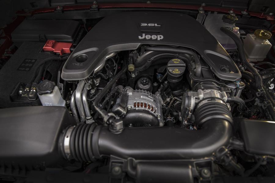 Моторный отсек Jeep Gladiator Rubicon (JT) 2019 года  (NA) (фото 42 из 42)